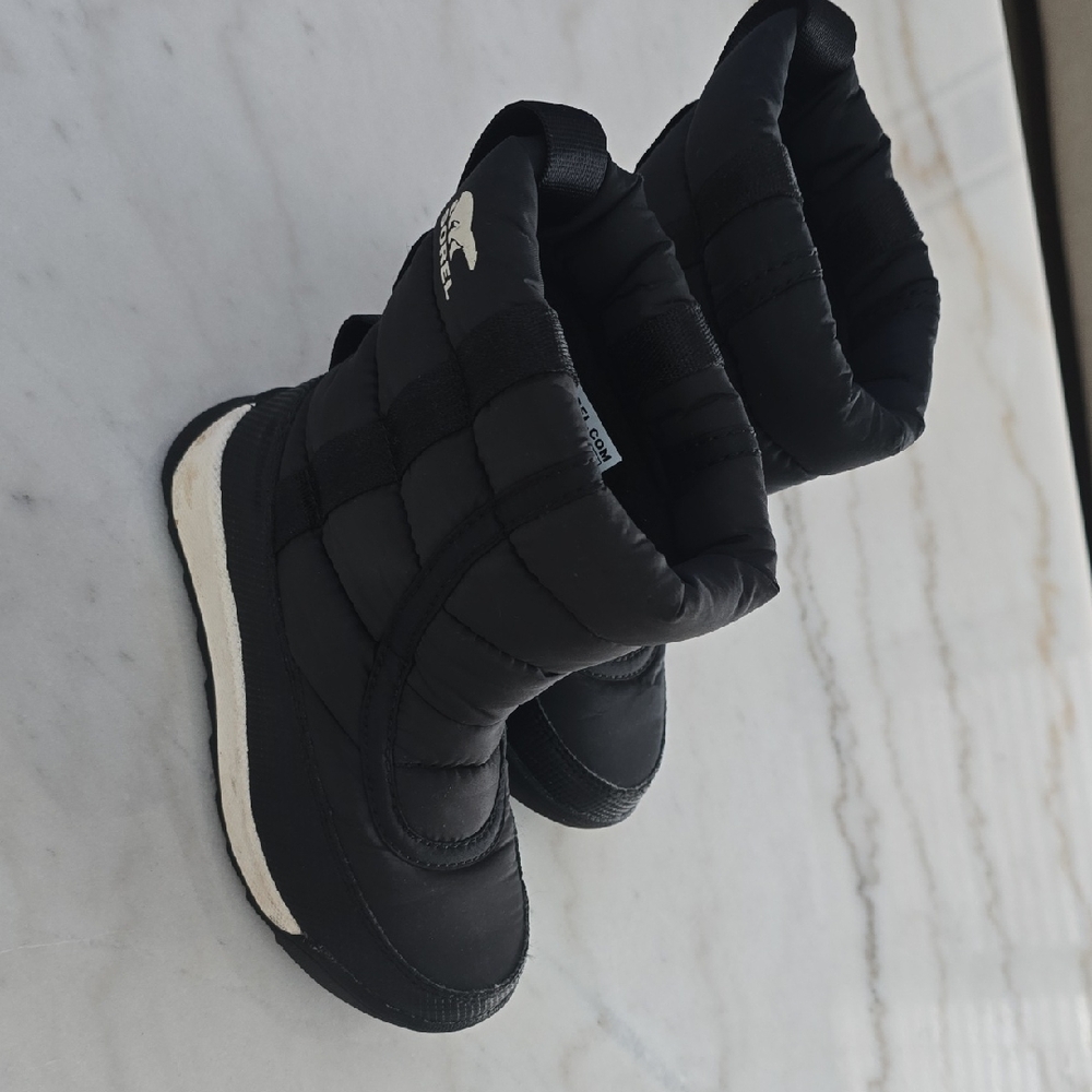 Sorel Black and White Unisex Kids Winter Boots (size 9)